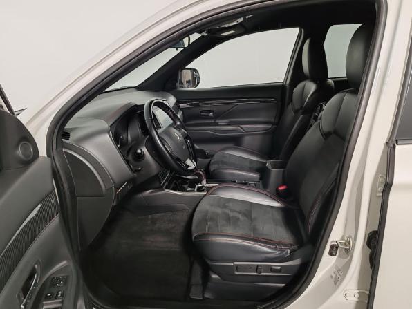 Mitsubishi Outlander III Рестайлинг 3 с пробегом 2021 года, цена 2 219 000 рублей, 113269 км, внедорожник, Автокод Объявления