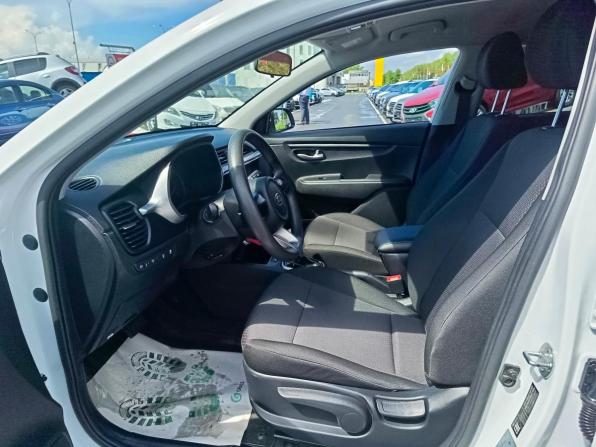 Kia Rio IV Рестайлинг с пробегом 2021 года, цена 1 754 995 рублей, 62763 км, седан, Автокод Объявления
