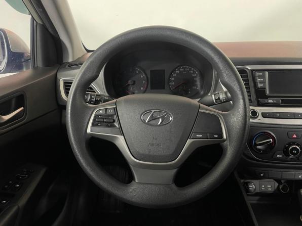 Hyundai Solaris II с пробегом 2018 года, цена 1 370 000 рублей, 71754 км, седан, Автокод Объявления