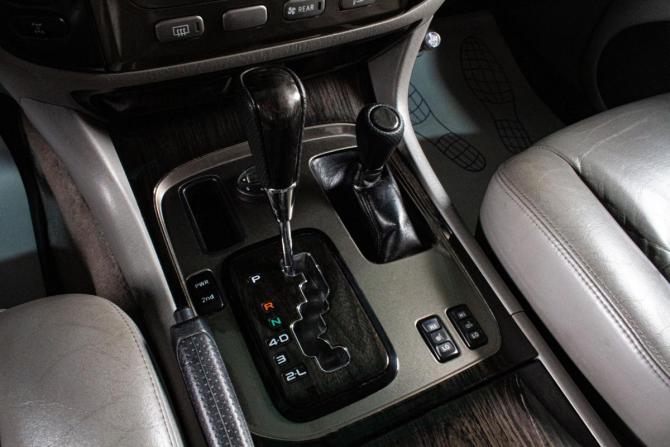 Toyota Land Cruiser 100 Series Рестайлинг 2 с пробегом 2003 года, цена 1 979 000 рублей, 302000 км, внедорожник, Автокод Объявления