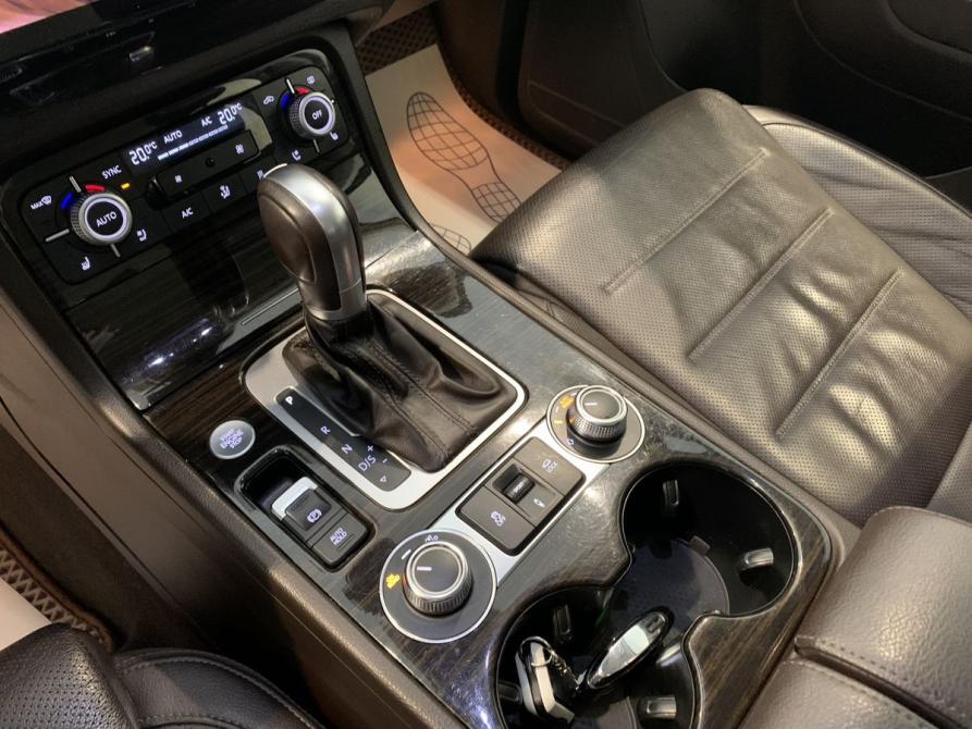 Volkswagen Touareg II Рестайлинг Санкт-Петербург  - изображение 17