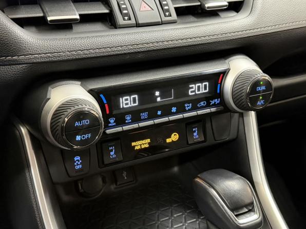 Toyota RAV4 V (XA50) с пробегом 2021 года, цена 2 915 000 рублей, 116507 км, внедорожник, Автокод Объявления