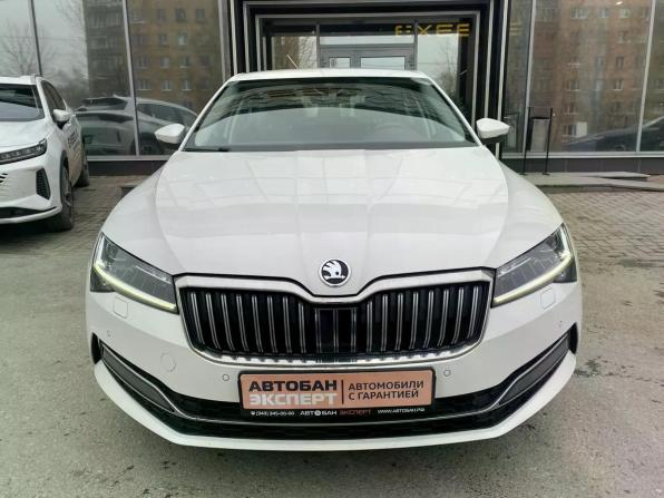Skoda Superb III Рестайлинг с пробегом 2021 года, цена 2 289 000 рублей, 121818 км, лифтбек, Автокод Объявления