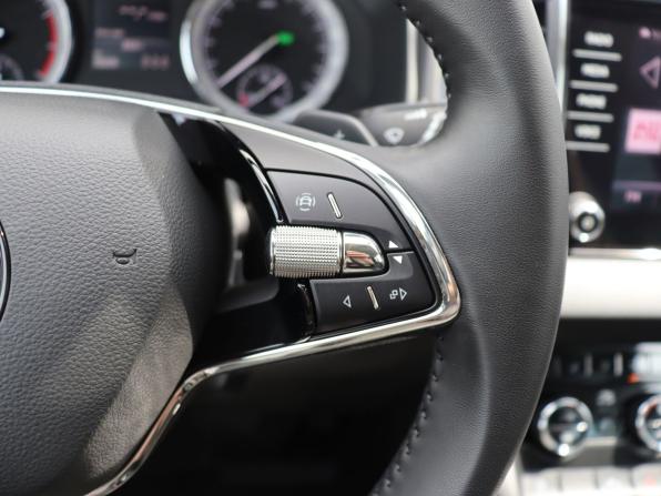 Skoda Karoq I с пробегом 2020 года, цена 2 550 000 рублей, 72224 км, внедорожник, Автокод Объявления