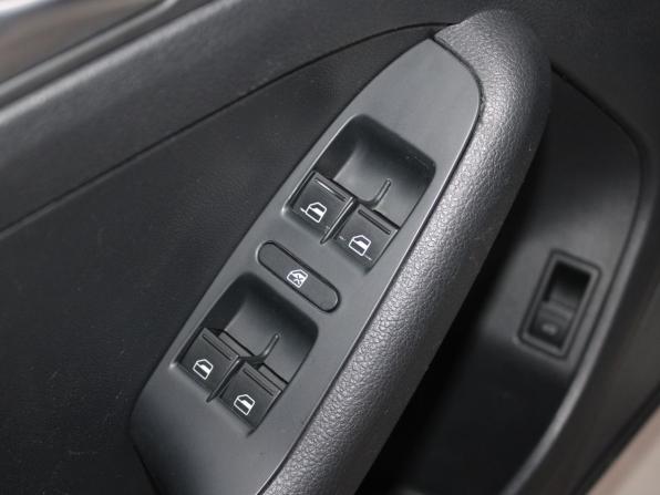 Volkswagen Jetta VI с пробегом 2012 года, цена 1 199 900 рублей, 103105 км, седан, Автокод Объявления