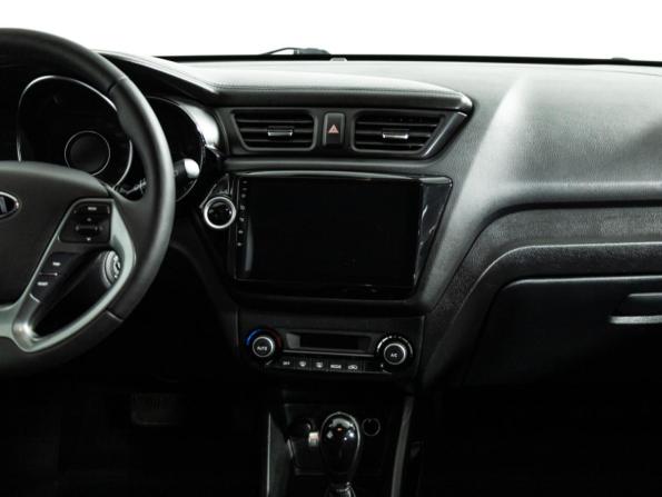 Kia Rio III Рестайлинг с пробегом 2017 года, цена 1 344 700 рублей, 83825 км, хэтчбек, Автокод Объявления