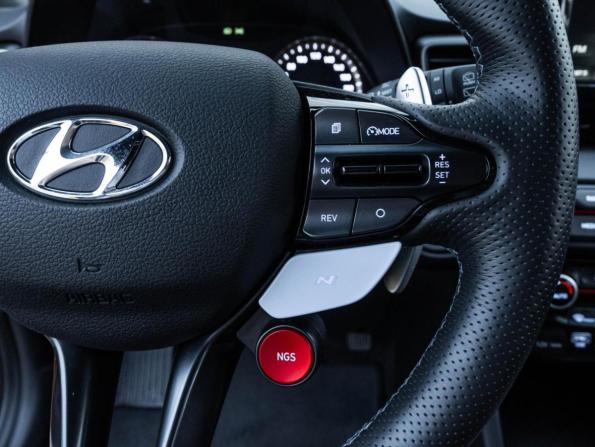 Hyundai Veloster II с пробегом 2019 года, цена 2 310 000 рублей, 64488 км, хэтчбек, Автокод Объявления