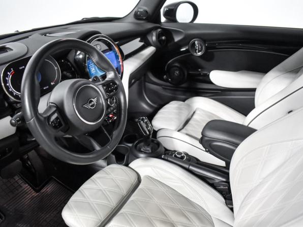 Mini Cabrio III Рестайлинг 2 с пробегом 2022 года, цена 3 700 000 рублей, 24750 км, кабриолет, Автокод Объявления