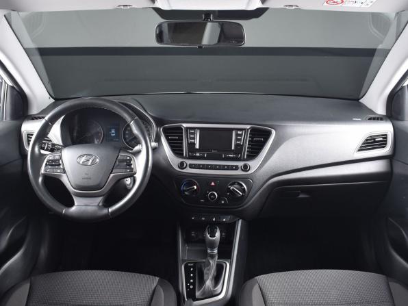 Hyundai Solaris II с пробегом 2018 года, цена 1 399 999 рублей, 52106 км, седан, Автокод Объявления