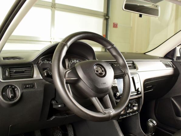 Skoda Rapid I Рестайлинг с пробегом 2019 года, цена 949 995 рублей, 179557 км, лифтбек, Автокод Объявления