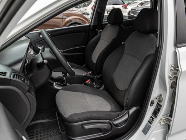 Hyundai Solaris I с пробегом 2014 года, цена 880 000 рублей, 185580 км, хэтчбек, Автокод Объявления
