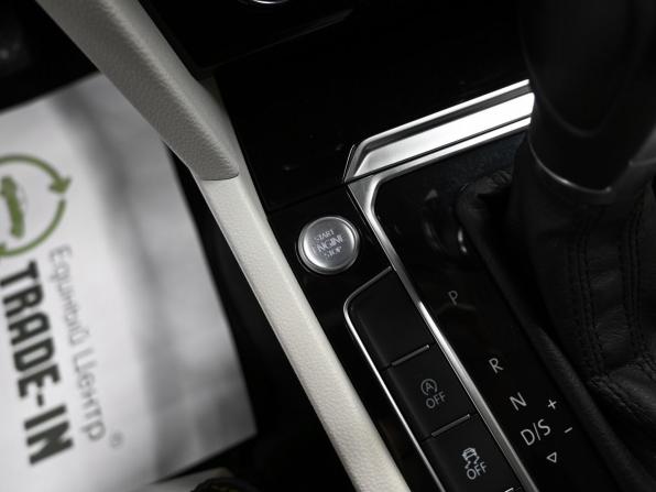 Volkswagen Passat B8 с пробегом 2015 года, цена 1 615 000 рублей, 211345 км, седан, Автокод Объявления