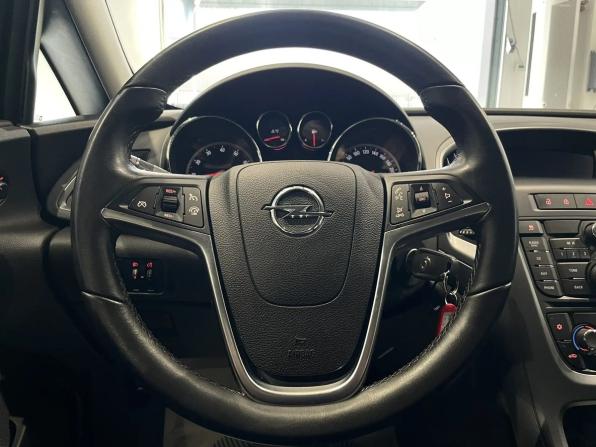 Opel Astra J Рестайлинг с пробегом 2012 года, цена 927 000 рублей, 95569 км, хэтчбек, Автокод Объявления