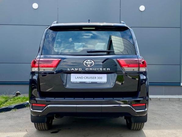Новый Toyota Land Cruiser 300 Series 2025 года, цена 16 000 000 рублей, внедорожник, Автокод Объявления