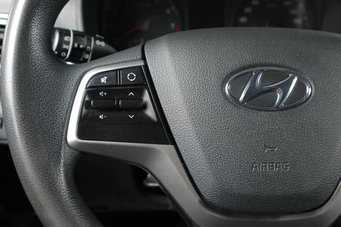 Hyundai Solaris II с пробегом 2019 года, цена 1 359 000 рублей, 138000 км, седан, Автокод Объявления