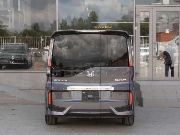 Honda Stepwgn V с пробегом 2015 года, цена 1 490 000 рублей, 167363 км, минивэн, Автокод Объявления