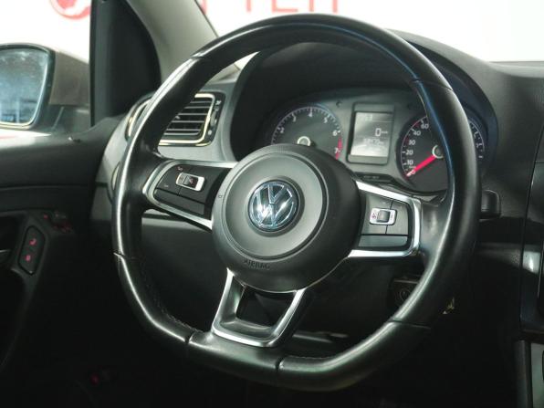 Volkswagen Polo V Рестайлинг с пробегом 2019 года, цена 1 280 000 рублей, 93461 км, седан, Автокод Объявления