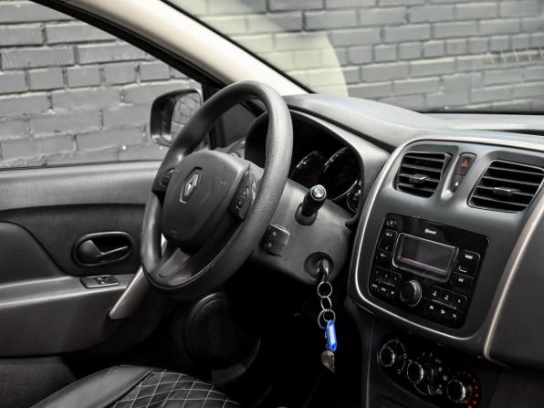 Renault Sandero II с пробегом 2017 года, цена 1 030 000 рублей, 130555 км, хэтчбек, Автокод Объявления