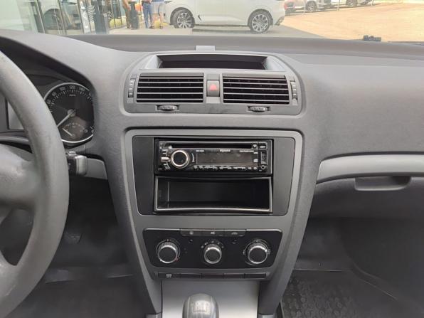 Skoda Octavia II (A5) Рестайлинг с пробегом 2011 года, цена 698 400 рублей, 183378 км, лифтбек, Автокод Объявления