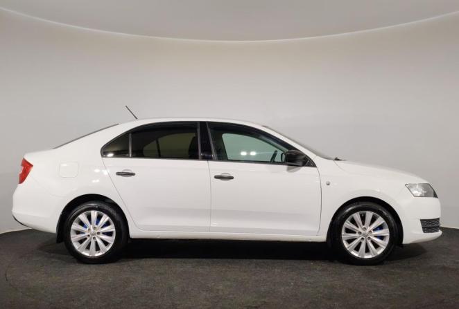 Skoda Rapid I с пробегом 2015 года, цена 970 000 рублей, 164298 км, лифтбек, Автокод Объявления