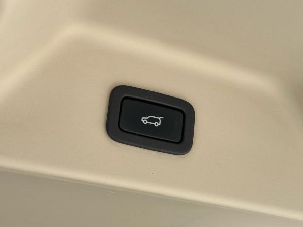 Land Rover Range Rover IV Рестайлинг с пробегом 2018 года, цена 5 700 000 рублей, 132859 км, внедорожник, Автокод Объявления