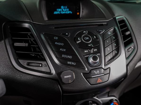 Ford Fiesta Mk6 Рестайлинг с пробегом 2015 года, цена 939 000 рублей, 107671 км, седан, Автокод Объявления