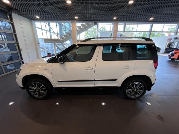 Skoda Yeti I Рестайлинг с пробегом 2016 года, цена 1 388 000 рублей, 181025 км, внедорожник, Автокод Объявления