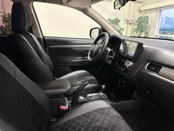 Mitsubishi Outlander III Рестайлинг 2 с пробегом 2017 года, цена 1 767 000 рублей, 149000 км, внедорожник, Автокод Объявления