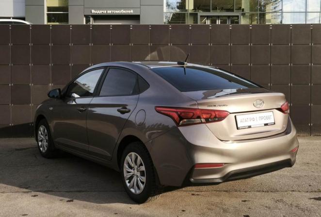 Hyundai Solaris II с пробегом 2018 года, цена 1 072 000 рублей, 160900 км, седан, Автокод Объявления