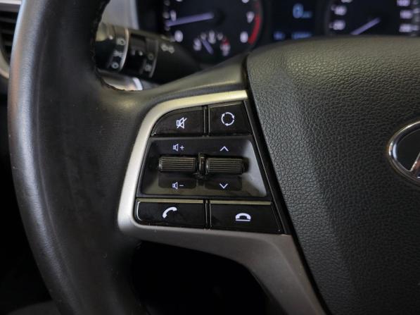 Hyundai Solaris II с пробегом 2018 года, цена 1 299 000 рублей, 147000 км, седан, Автокод Объявления