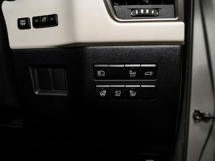 Lexus NX I Рестайлинг Чита  - изображение 16