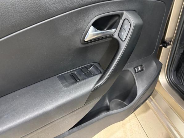 Volkswagen Polo V Рестайлинг с пробегом 2020 года, цена 825 000 рублей, 220886 км, седан, Автокод Объявления
