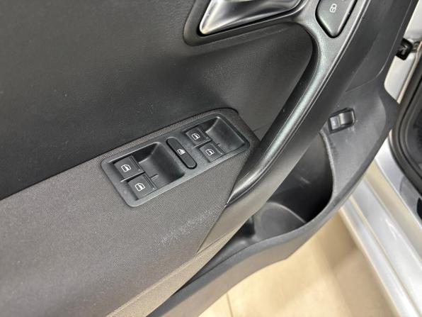 Volkswagen Polo V с пробегом 2015 года, цена 725 000 рублей, 209340 км, седан, Автокод Объявления