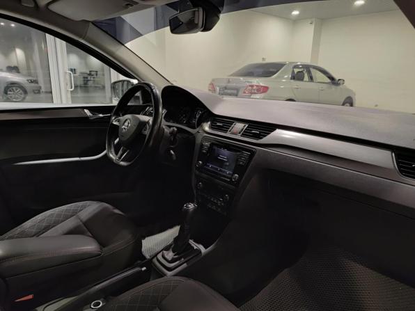 Skoda Rapid I Рестайлинг с пробегом 2019 года, цена 1 324 000 рублей, 175481 км, лифтбек, Автокод Объявления