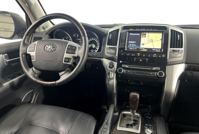 Toyota Land Cruiser 200 Series Рестайлинг 1 с пробегом 2014 года, цена 3 950 000 рублей, 196132 км, внедорожник, Автокод Объявления