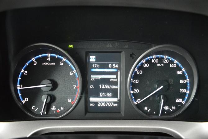 Toyota RAV4 IV (XA40) Рестайлинг с пробегом 2016 года, цена 1 899 000 рублей, 206000 км, внедорожник, Автокод Объявления