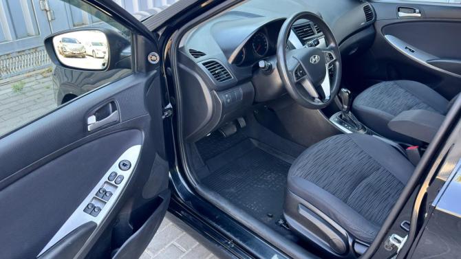 Hyundai Solaris I Рестайлинг с пробегом 2015 года, цена 1 099 000 рублей, 155240 км, седан, Автокод Объявления