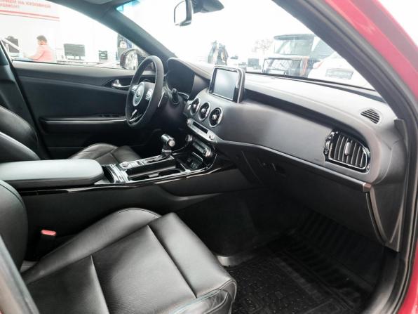 Kia Stinger I с пробегом 2018 года, цена 2 250 000 рублей, 124283 км, лифтбек, Автокод Объявления
