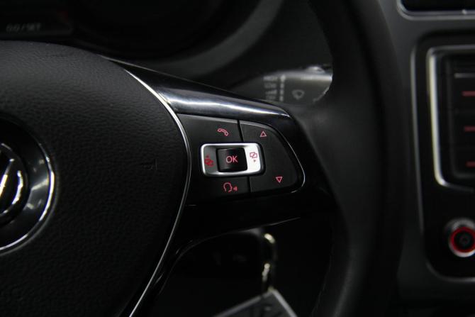 Volkswagen Polo V Рестайлинг с пробегом 2016 года, цена 1 258 000 рублей, 83397 км, седан, Автокод Объявления