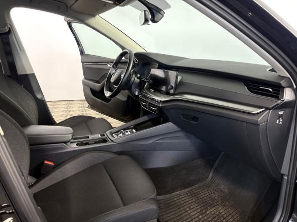 Skoda Octavia IV (A8) с пробегом 2022 года, цена 2 350 000 рублей, 74918 км, лифтбек, Автокод Объявления