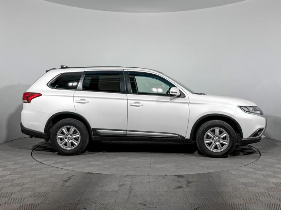Mitsubishi Outlander III Рестайлинг 2 Санкт-Петербург  - изображение 4