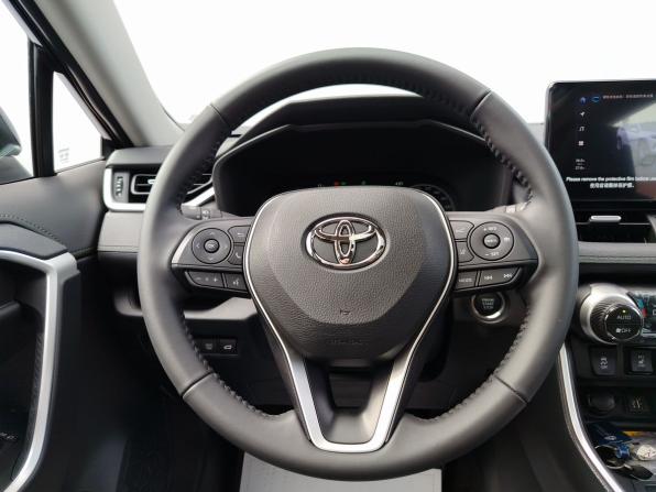 Toyota RAV4 V (XA50) с пробегом 2025 года, цена 4 399 000 рублей, 47 км, внедорожник, Автокод Объявления