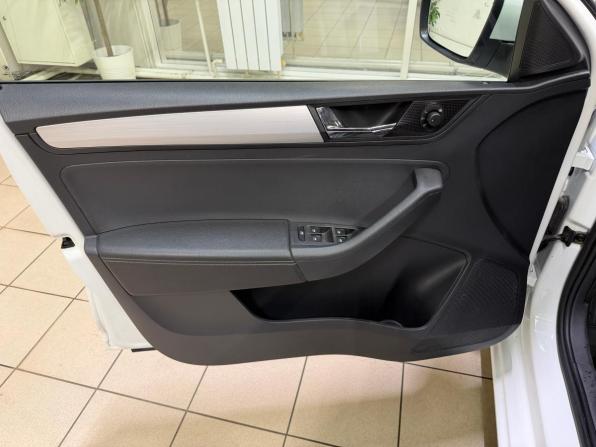 Skoda Rapid I Рестайлинг с пробегом 2019 года, цена 1 200 000 рублей, 129000 км, лифтбек, Автокод Объявления