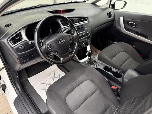 Kia Ceed II Рестайлинг с пробегом 2015 года, цена 1 260 000 рублей, 102030 км, хэтчбек, Автокод Объявления