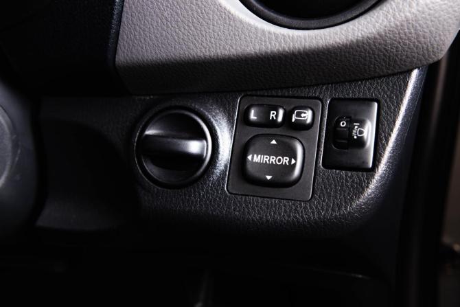 Toyota Vitz III (XP130) Рестайлинг с пробегом 2016 года, цена 819 000 рублей, 217547 км, хэтчбек, Автокод Объявления