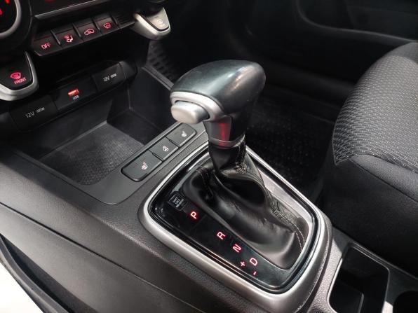Kia Rio IV Рестайлинг с пробегом 2021 года, цена 1 670 000 рублей, 84700 км, хэтчбек, Автокод Объявления