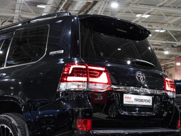 Toyota Land Cruiser 200 Series Рестайлинг 2 с пробегом 2019 года, цена 8 700 000 рублей, 93152 км, внедорожник, Автокод Объявления
