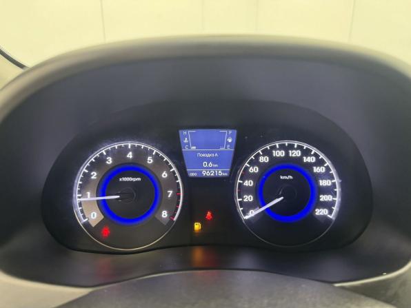 Hyundai Solaris I с пробегом 2013 года, цена 910 000 рублей, 96215 км, седан, Автокод Объявления