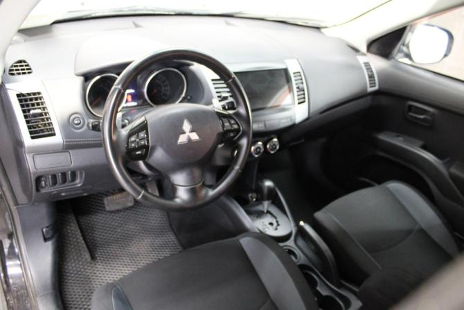 Mitsubishi Outlander II Рестайлинг с пробегом 2011 года, цена 981 000 рублей, 185428 км, внедорожник, Автокод Объявления