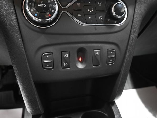 Renault Logan II Рестайлинг с пробегом 2018 года, цена 1 025 000 рублей, 111106 км, седан, Автокод Объявления